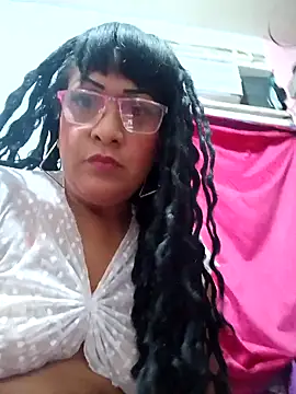 Snapshot of SabrinaColin chatting on 12, 4, 2026 SabrinaColin online show from 12, 4, 2026