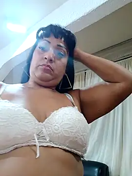 Snapshot of SabrinaColin chatting on 19, 4, 2026 SabrinaColin online show from 19, 4, 2026