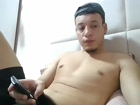 Snapshot of Vinni_19cm chatting on 19, 2, 2026 Vinni 19cm online show from 19, 2, 2026