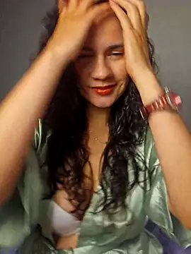 Snapshot of _ChloeRed chatting on 4, 4, 2026 ChloeRed online show from 4, 4, 2026