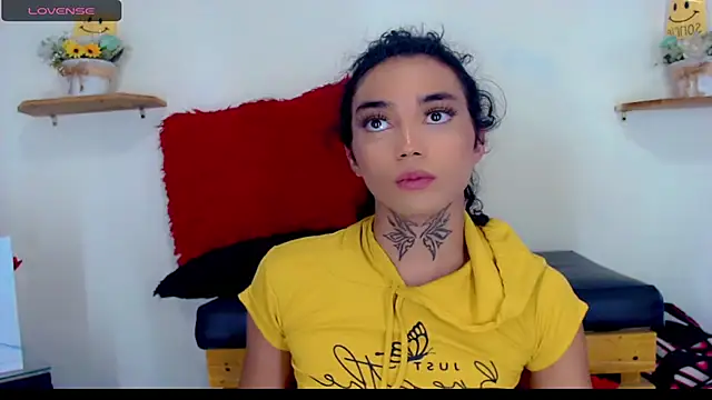 Darianna Atehortua online show from 5, 3, 2026