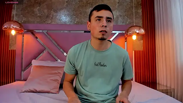 Snapshot of ChloeandAdam chatting on 8, 3, 2026 ChloeandAdam online show from 8, 3, 2026