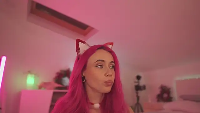 Snapshot of Sarah_Pink chatting on 25, 12, 2024 Sarah Pink online show from 25, 12, 2024