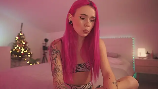 Snapshot of Sarah_Pink chatting on 29, 12, 2024 Sarah Pink online show from 29, 12, 2024