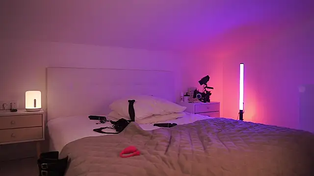 Snapshot of Sarah_Pink chatting on 1, 3, 2025 Sarah Pink online show from 1, 3, 2025