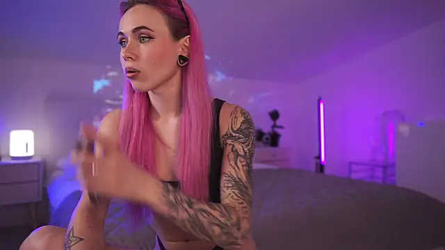 Snapshot of Sarah_Pink chatting on 22, 3, 2025 Sarah Pink online show from 22, 3, 2025