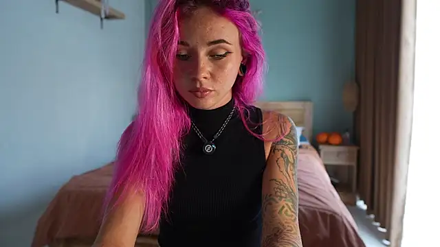 Snapshot of Sarah_Pink chatting on 30, 10, 2025 Sarah Pink online show from 30, 10, 2025