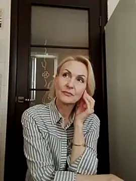 Snapshot of MichelleSolis chatting on 13, 3, 2026 MichelleSolis online show from 13, 3, 2026