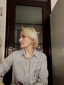 Snapshot of MichelleSolis chatting on 15, 3, 2026 MichelleSolis online show from 15, 3, 2026