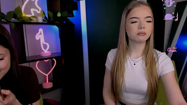 Snapshot of arianaa_cat chatting on 21, 3, 2026 arianaa cat online show from 21, 3, 2026