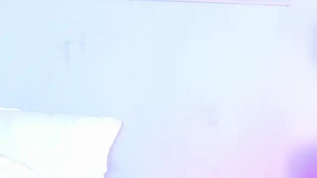 VioletBloomm online show from 25, 6, 2026