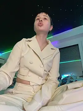 Just-Lilly online show from 15, 3, 2026