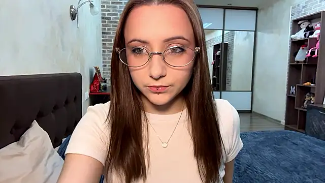 LioraVanta online show from 3, 2, 2026