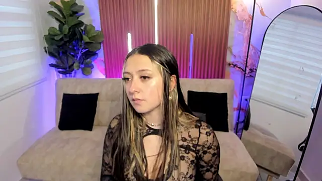 Giselle Laurens  online show from 2, 5, 2026