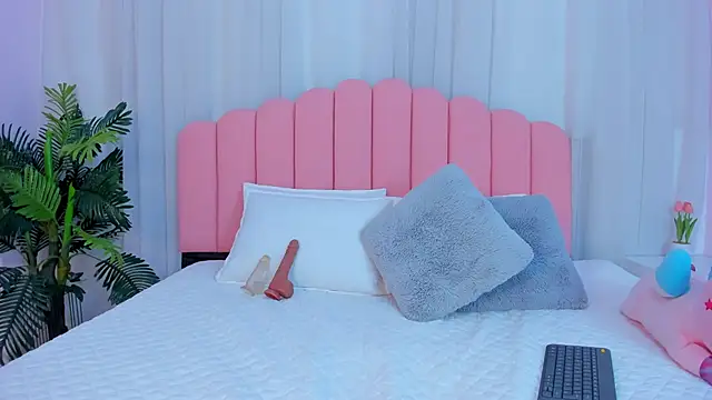 victoria lawrence  online show from 3, 2, 2026