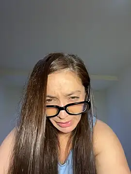 Emmablue10 online show from 5, 2, 2026