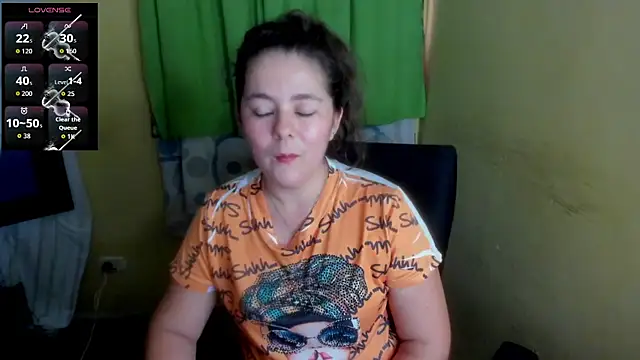 LuciaMiilf online show from 25, 6, 2026