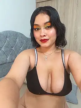 zoe love18 online show from 5, 5, 2026