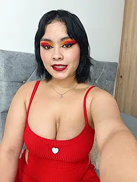 zoe love18 online show from 8, 5, 2026