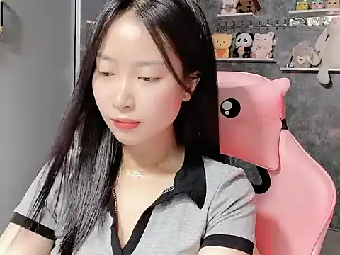 Linne6789 online show from 4, 4, 2026