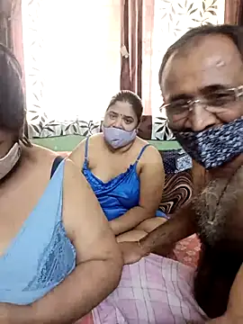 HoneyHush online show from 2, 3, 2026