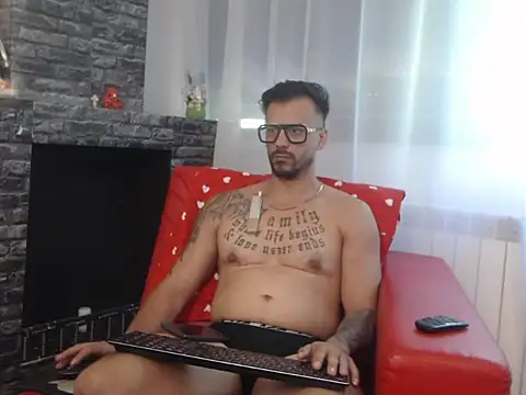 Snapshot of RyanxCole chatting on 27, 6, 2026 RyanxCole online show from 27, 6, 2026