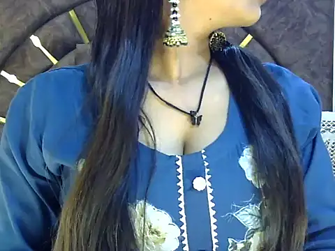 Cute Aayera online show from 5, 2, 2026