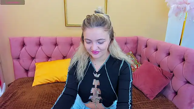 KatieBlossom  online show from 5, 2, 2026