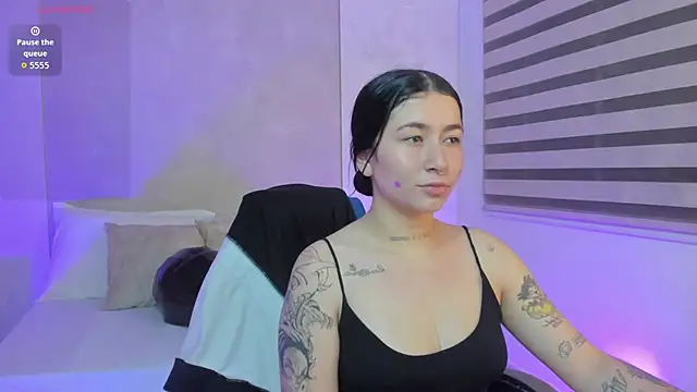 Snapshot of charlottee27_ chatting on 22, 5, 2026 charlottee27 online show from 22, 5, 2026