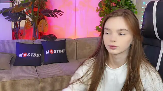 Snapshot of Zlata_Sky chatting on 6, 12, 2024 Zlata Sky online show from 6, 12, 2024