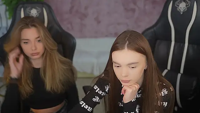 Snapshot of Zlata_Sky chatting on 29, 9, 2025 Zlata Sky online show from 29, 9, 2025