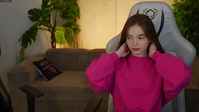 Snapshot of Zlata_Sky chatting on 9, 11, 2025 Zlata Sky online show from 9, 11, 2025