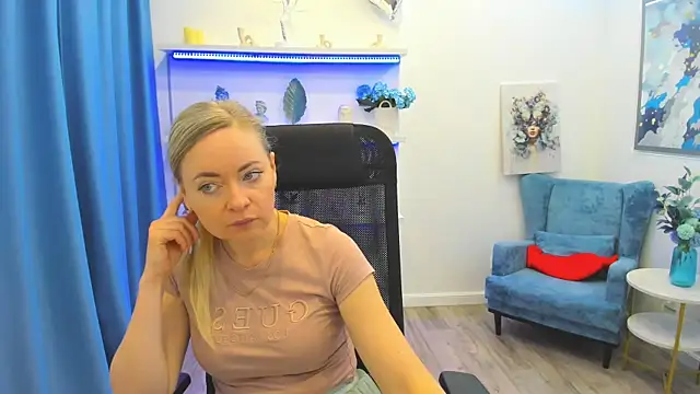 CharlotteKerti online show from 17, 5, 2026