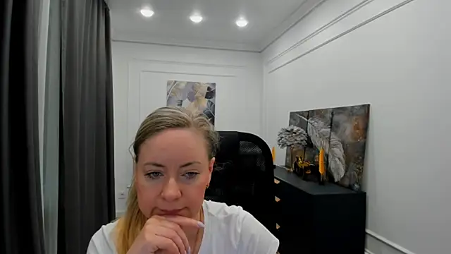 CharlotteKerti online show from 18, 5, 2026