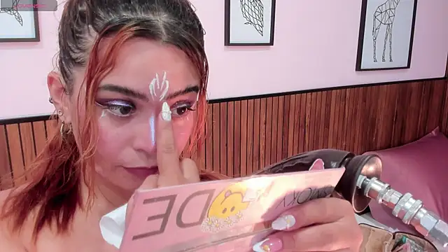 nicolle boobies online show from 9, 5, 2026
