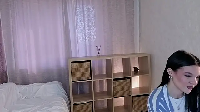 Angela Thompsonnn online show from 7, 2, 2026