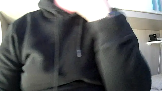 Snapshot of no-name15 chatting on 21, 3, 2026 no-name15 online show from 21, 3, 2026