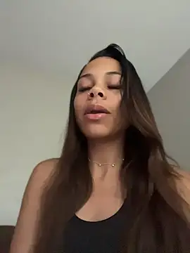 Petite Baddie online show from 22, 7, 2026