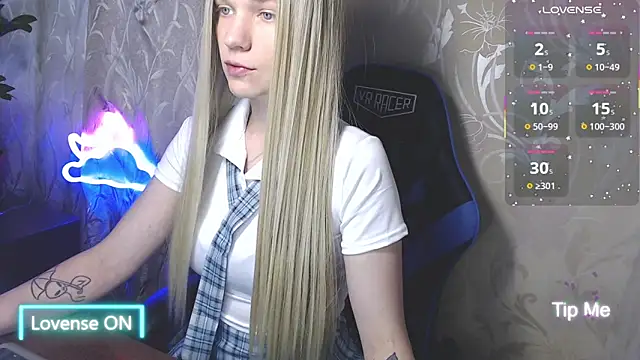 Snapshot of Shiny_Victoria chatting on 6, 6, 2026 Shiny Victoria online show from 6, 6, 2026