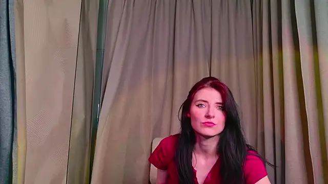 NicoleLuxe online show from 7, 5, 2026