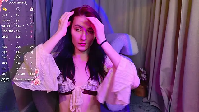 NicoleLuxe online show from 8, 5, 2026
