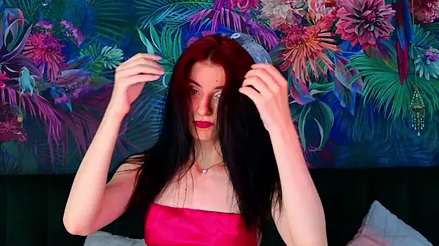 NicoleLuxe online show from 7, 7, 2026