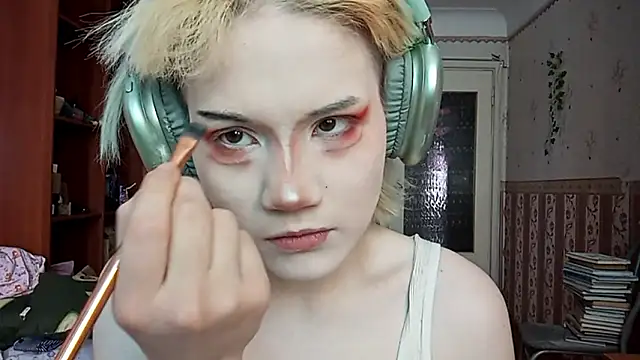 KathernSaulters online show from 22, 3, 2026