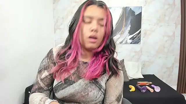 Lilith traviis online show from 6, 3, 2026