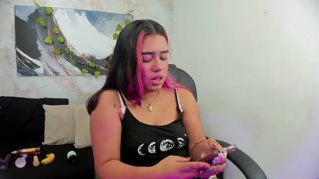 Lilith traviis online show from 24, 3, 2026