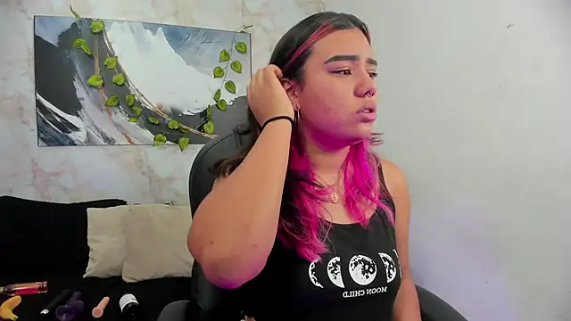 Lilith traviis online show from 24, 3, 2026