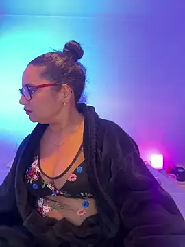 MelOnlyOf online show from 10, 3, 2026