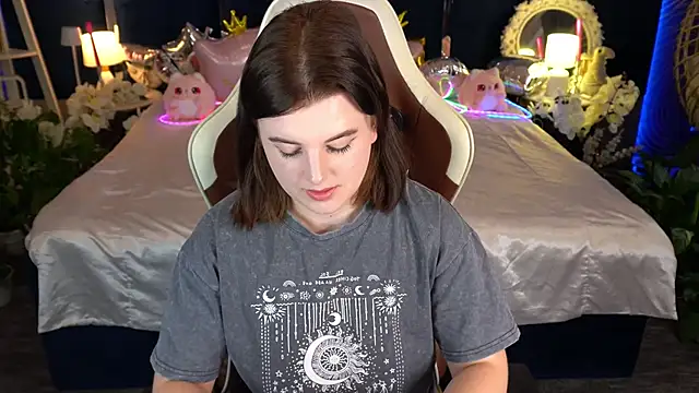 KristiFoxy online show from 14, 6, 2026