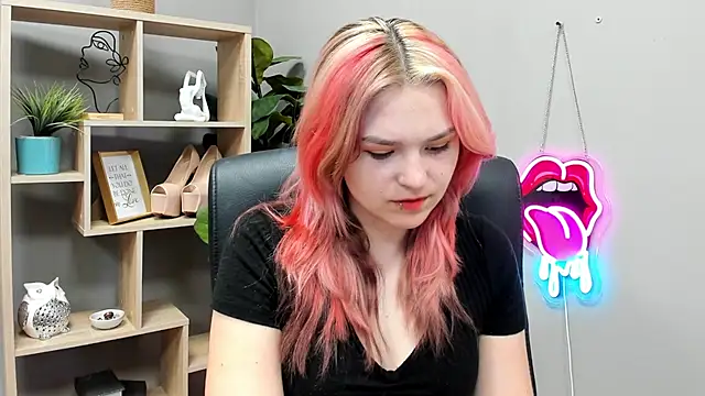 SweetLilyxo online show from 22, 6, 2026