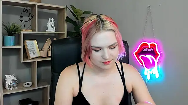 SweetLilyxo online show from 24, 6, 2026